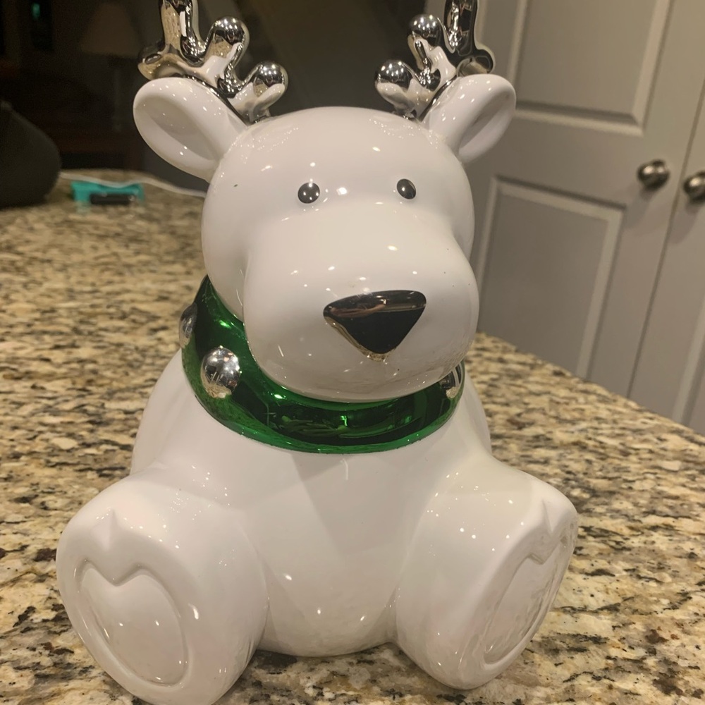 Bath & Body Works Harry Slatkin
Jingles Reindeer Candle 2009 Balsam
NEVER LIT
